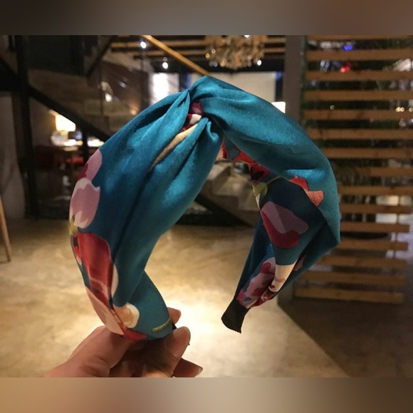 Accessories - Turquoise with soft pink flowers 💐 headband